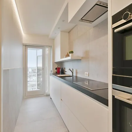 Flat In With Marina Views Apartmán