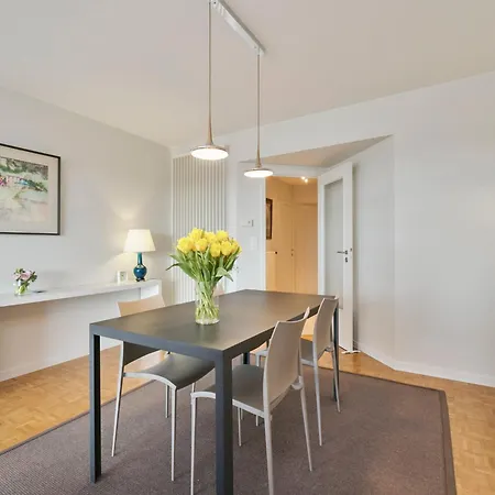 Flat In With Marina Views *