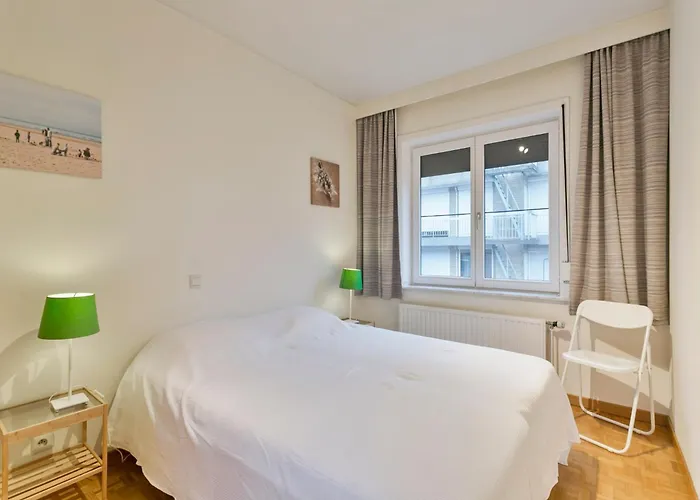 아파트 Flat In With Marina Views *