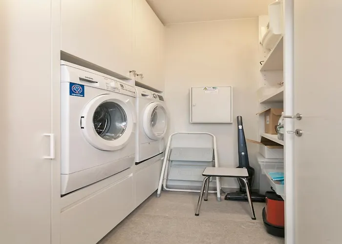 아파트 Flat In With Marina Views 블랑켄베르크