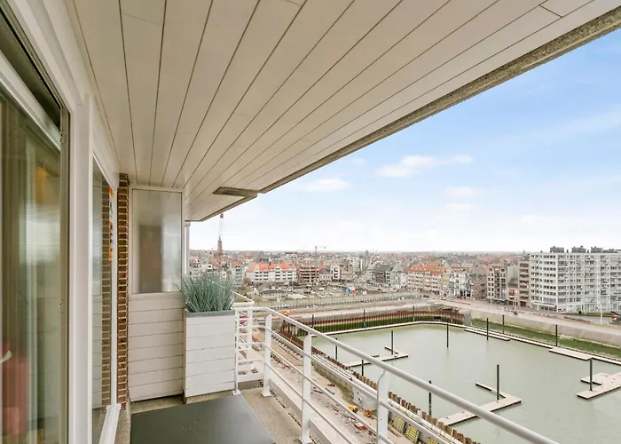 Flat In With Marina Views *