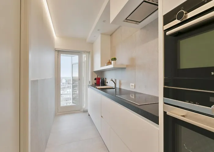 Flat In With Marina Views 아파트